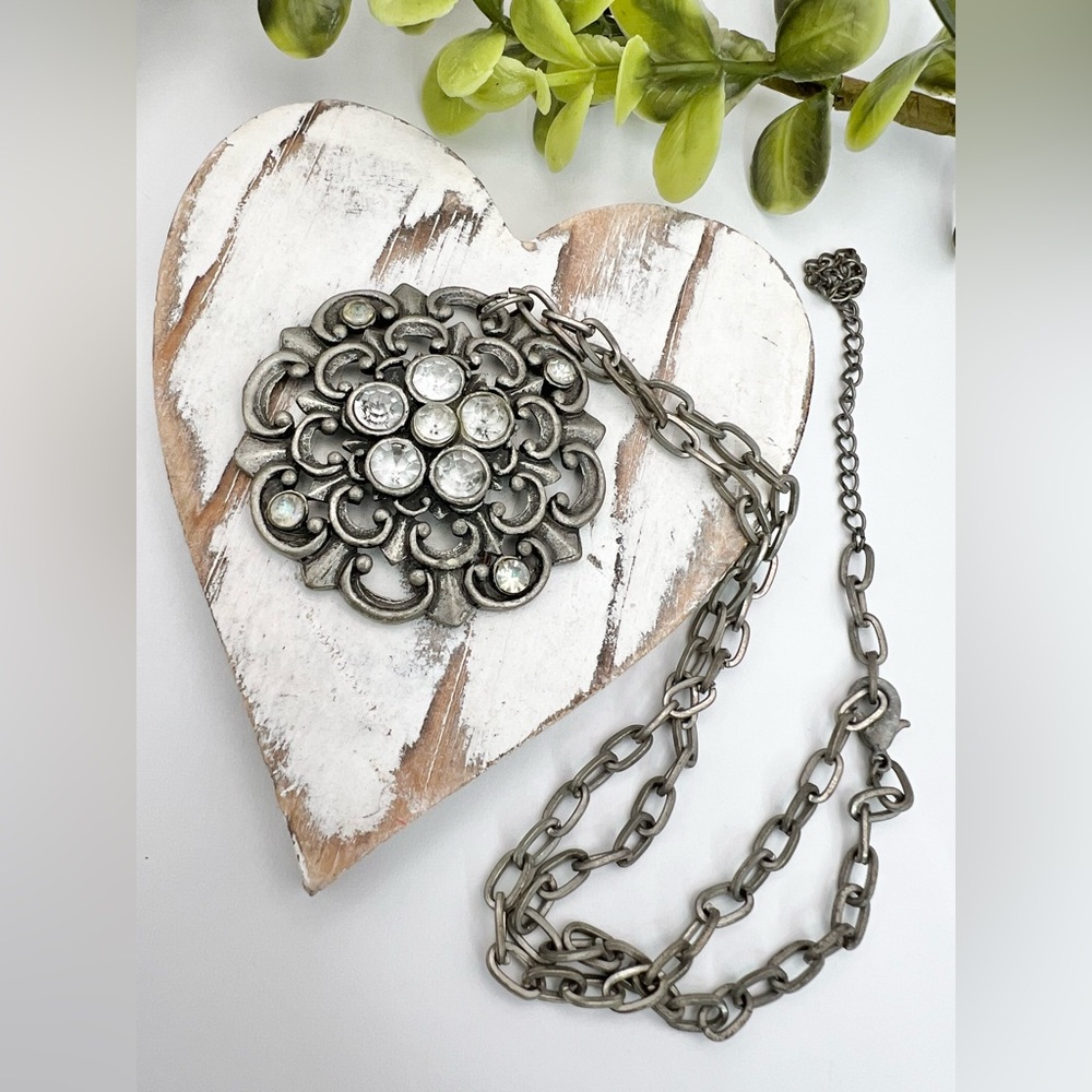 FILIGREE PENDANT